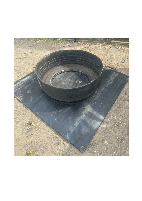 TYRE FEEDER WITH BASE