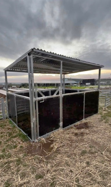PORTABLE ANIMAL SHELTER / STABLE